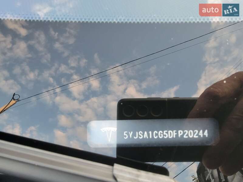 Лифтбек Tesla Model S 2013 в Днепре