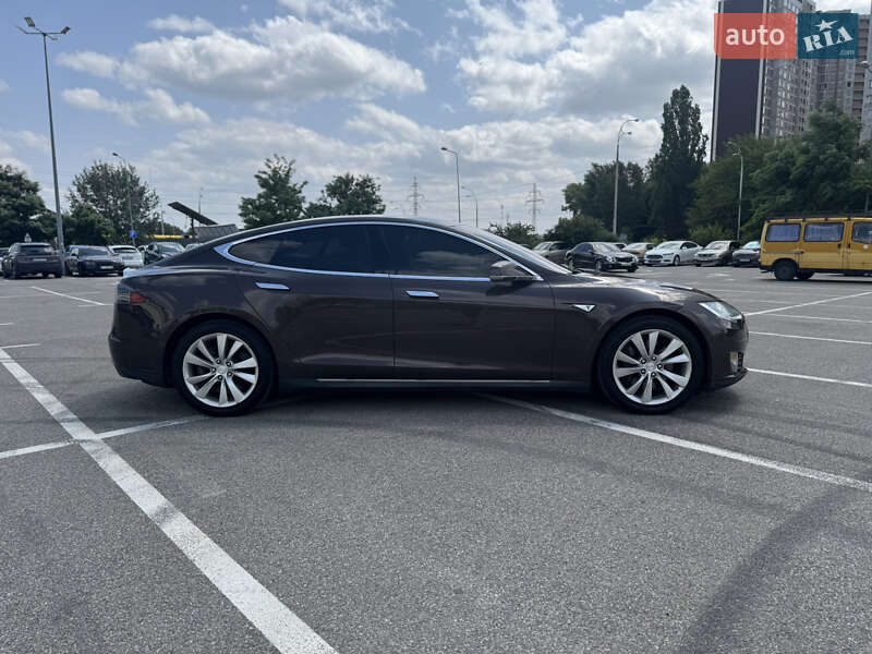 Лифтбек Tesla Model S 2013 в Киеве