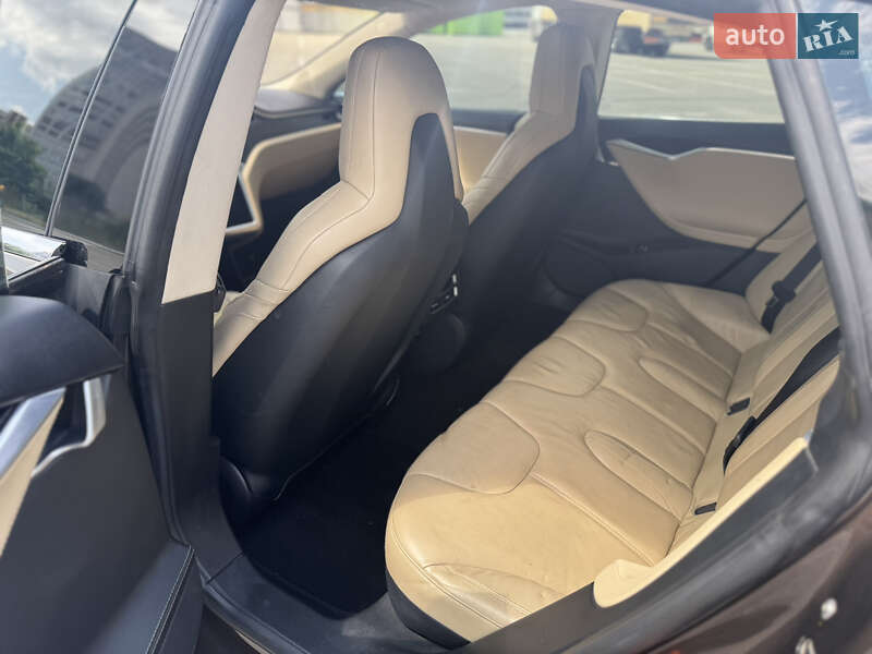 Лифтбек Tesla Model S 2013 в Киеве