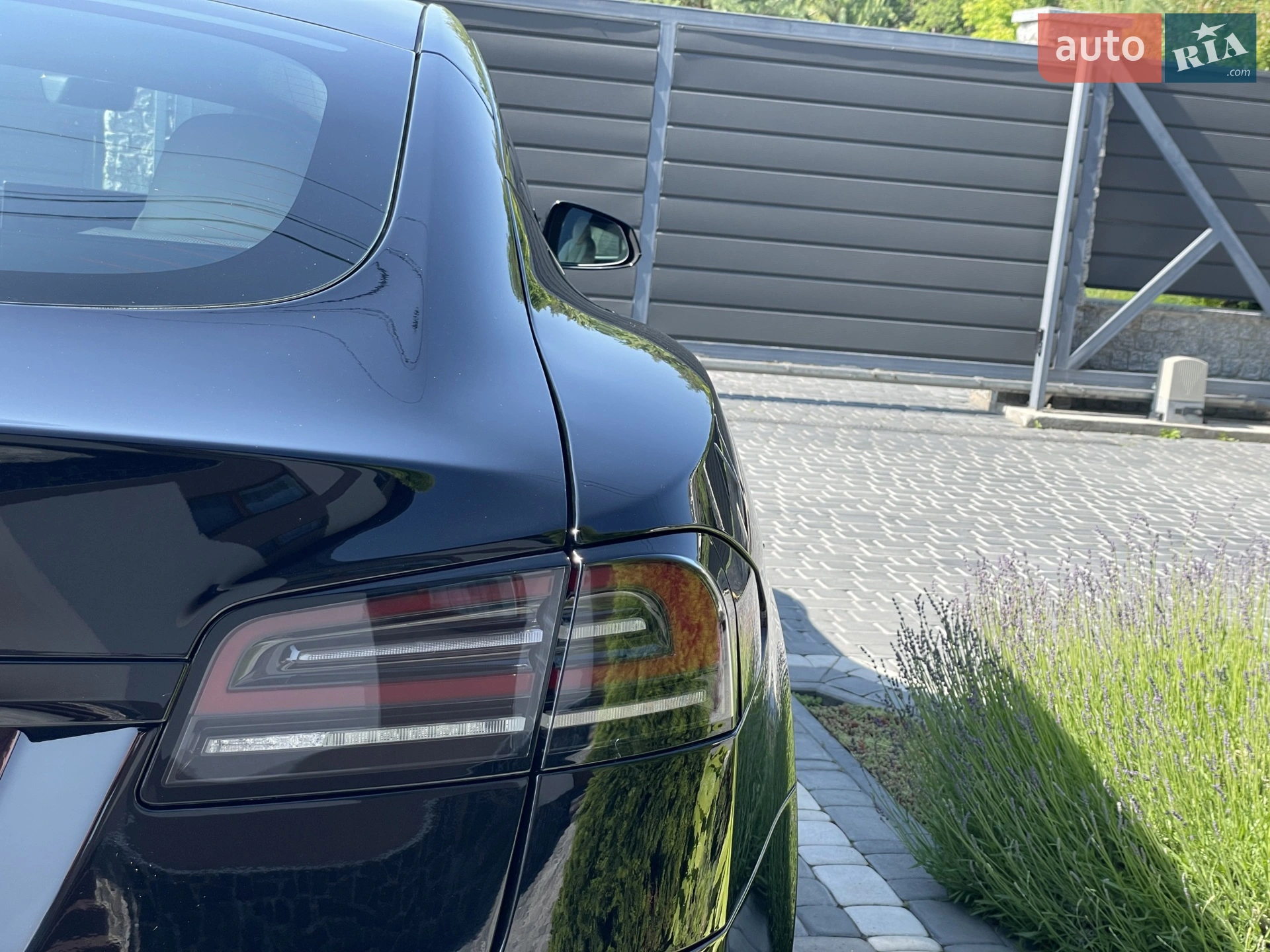 2022 Tesla Model S - мініатюра 8