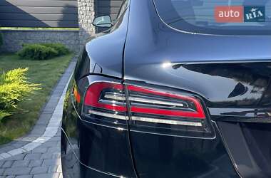 Лифтбек Tesla Model S 2022 в Житомире