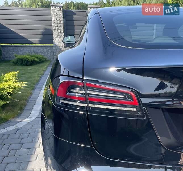 Лифтбек Tesla Model S 2022 в Житомире