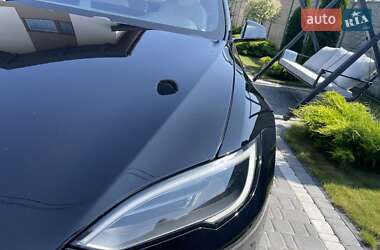Лифтбек Tesla Model S 2022 в Житомире