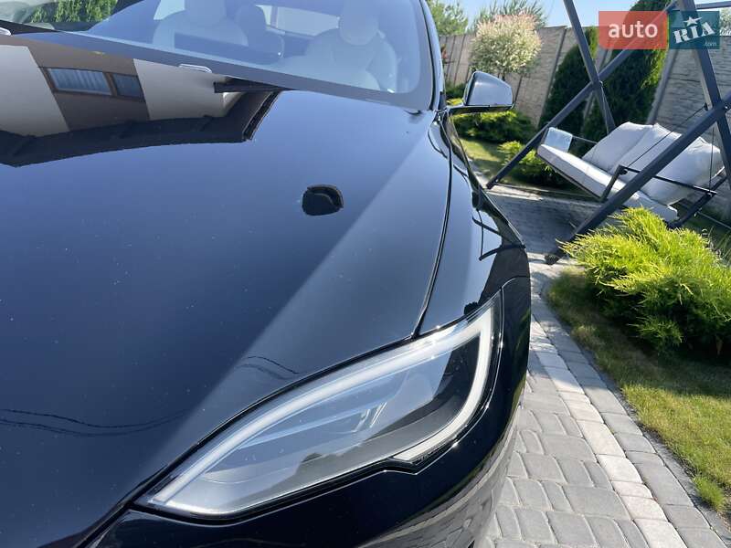 Лифтбек Tesla Model S 2022 в Житомире