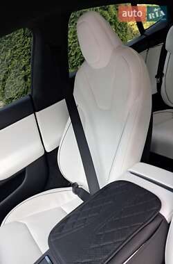 Лифтбек Tesla Model S 2021 в 
