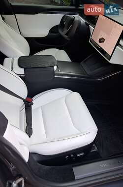 Лифтбек Tesla Model S 2021 в 