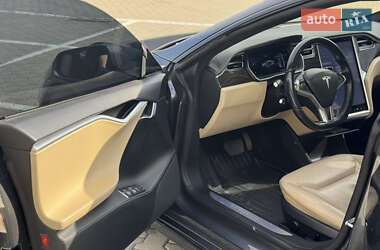 Лифтбек Tesla Model S 2015 в 