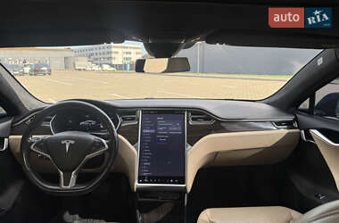 Лифтбек Tesla Model S 2015 в 