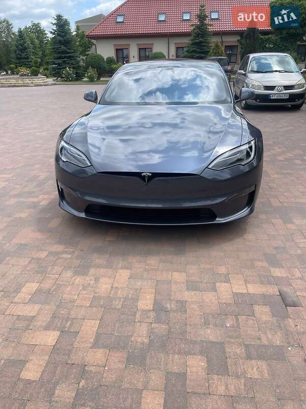 Лифтбек Tesla Model S 2022 в 