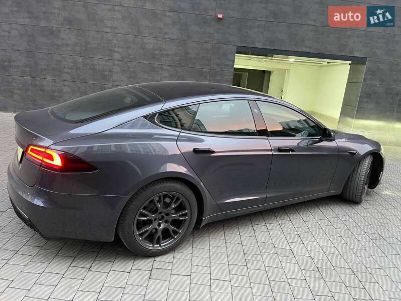 Лифтбек Tesla Model S 2022 в Ивано-Франковске фото Лифтбек Tesla Model S 2022 в Ивано-Франковске