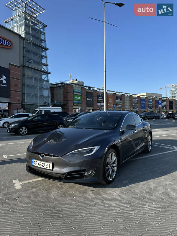 Лифтбек Tesla Model S 2016 в Львове фото 2 Лифтбек Tesla Model S 2016 в Львове