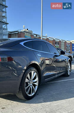 Лифтбек Tesla Model S 2016 в 