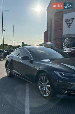 Лифтбек Tesla Model S 2016 в 
