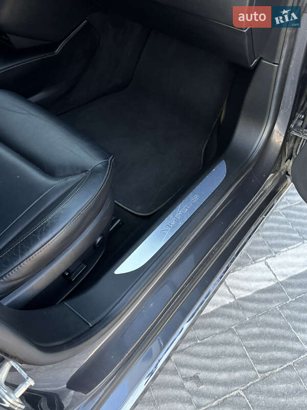 Лифтбек Tesla Model S 2016 в Львове фото 23 Лифтбек Tesla Model S 2016 в Львове