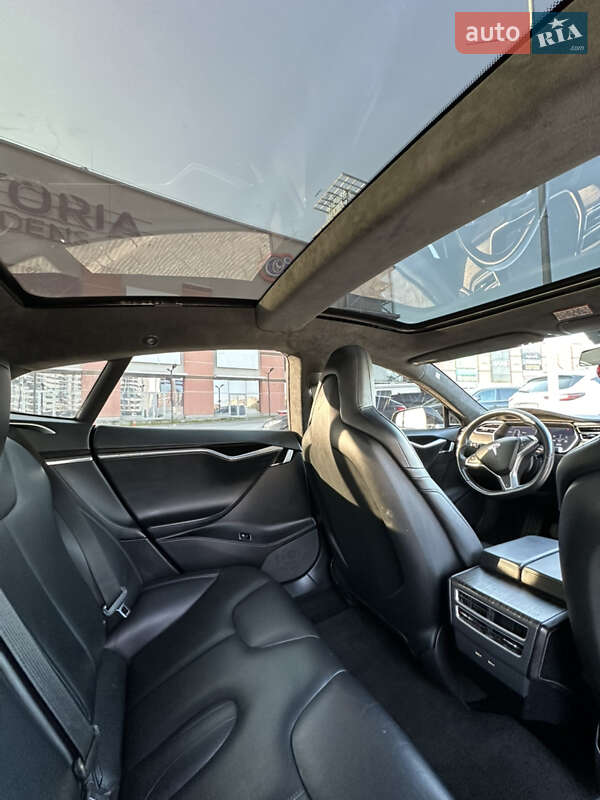 Лифтбек Tesla Model S 2016 в Львове фото 29 Лифтбек Tesla Model S 2016 в Львове