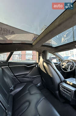 Лифтбек Tesla Model S 2016 в 