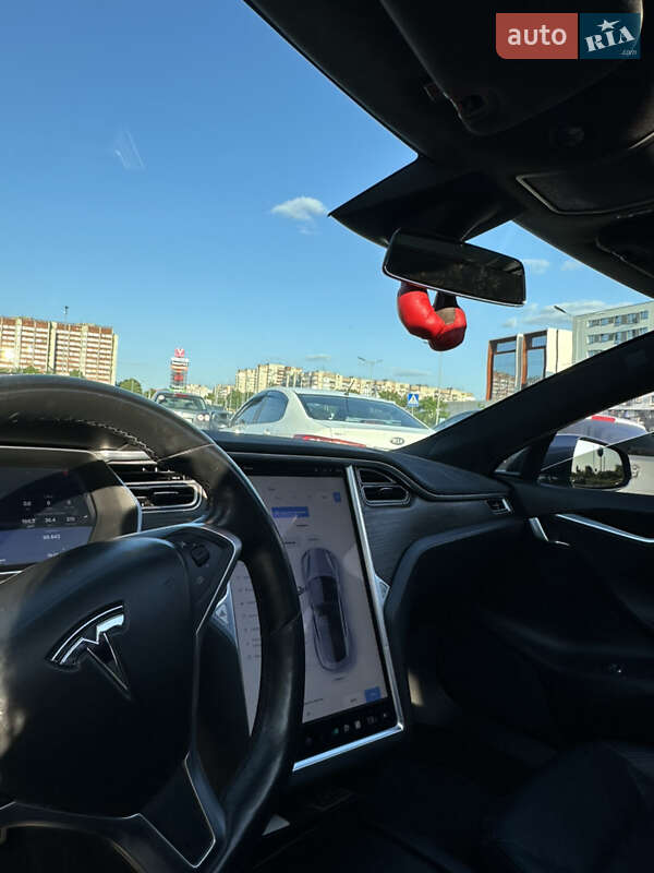 Лифтбек Tesla Model S 2016 в Львове фото 33 Лифтбек Tesla Model S 2016 в Львове
