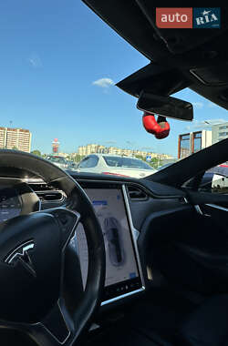 Лифтбек Tesla Model S 2016 в 