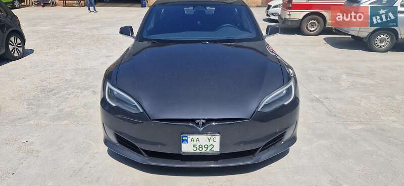 Лифтбек Tesla Model S 2017 в 