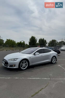 Лифтбек Tesla Model S 2013 в 