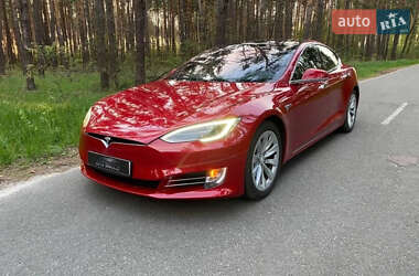 Лифтбек Tesla Model S 2017 в 