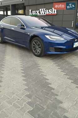 Лифтбек Tesla Model S 2016 в 