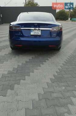Лифтбек Tesla Model S 2016 в 