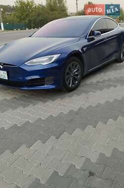 Лифтбек Tesla Model S 2016 в 