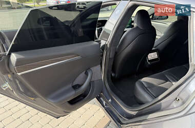 Лифтбек Tesla Model S 2022 в Львове