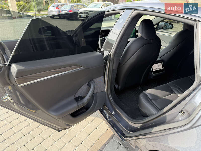 Лифтбек Tesla Model S 2022 в Шептицькому