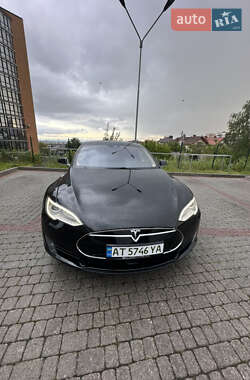 Лифтбек Tesla Model S 2015 в 