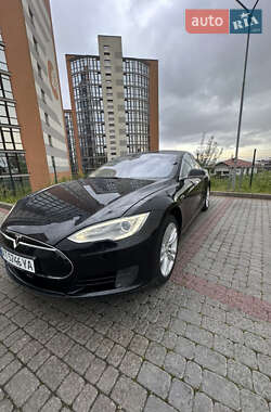 Лифтбек Tesla Model S 2015 в 