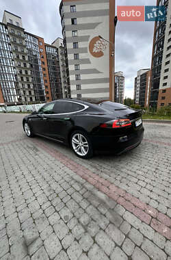 Лифтбек Tesla Model S 2015 в 