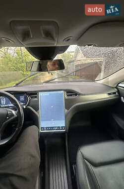Лифтбек Tesla Model S 2015 в 