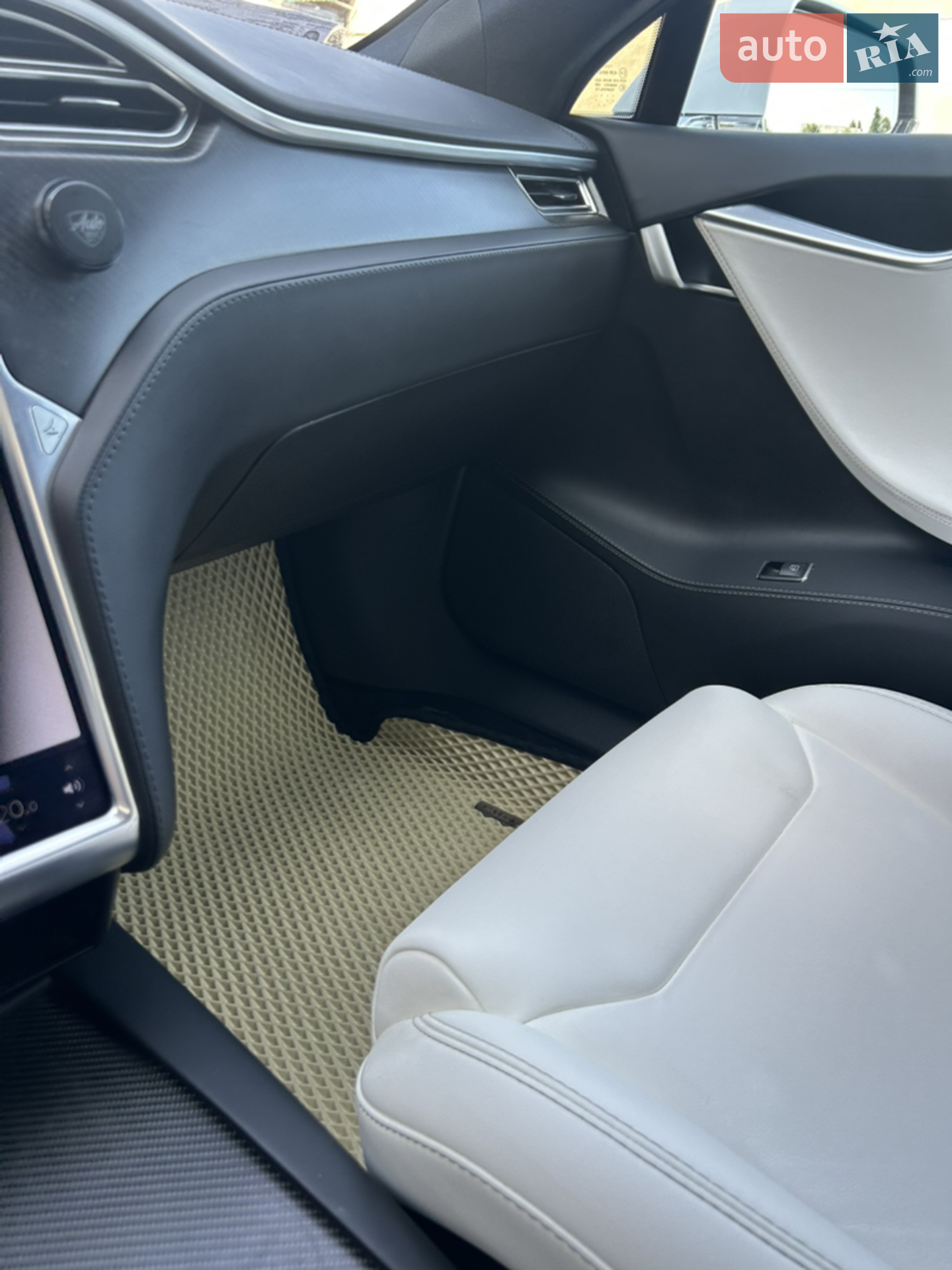 2017 Tesla Model S - мініатюра 9