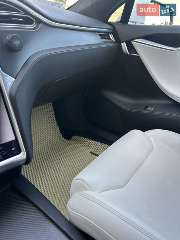 Ліфтбек Tesla Model S 2017 в Надвірній фото 9 Ліфтбек Tesla Model S 2017 в Надвірній