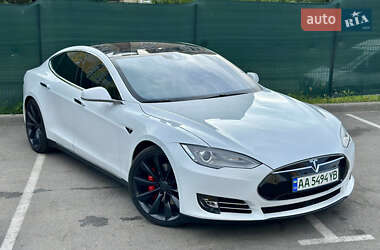 Ліфтбек Tesla Model S 2015 в Києві
