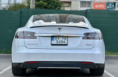 Лифтбек Tesla Model S 2015 в 