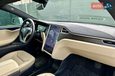Лифтбек Tesla Model S 2015 в 