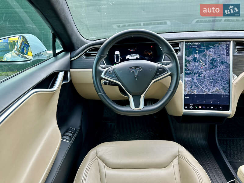 Лифтбек Tesla Model S 2015 в Киеве