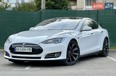 Лифтбек Tesla Model S 2015 в 