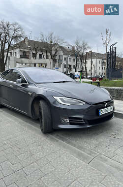Лифтбек Tesla Model S 2016 в 