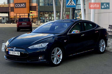Лифтбек Tesla Model S 2015 в 