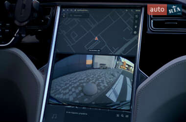 Лифтбек Tesla Model S 2015 в 