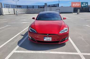 Лифтбек Tesla Model S 2018 в Киеве