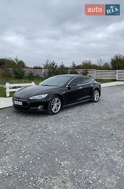 Лифтбек Tesla Model S 2015 в Львове
