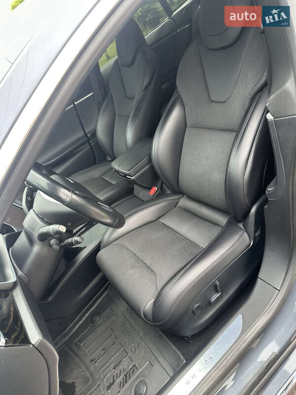 Лифтбек Tesla Model S 2018 в Киеве фото 9 Лифтбек Tesla Model S 2018 в Киеве