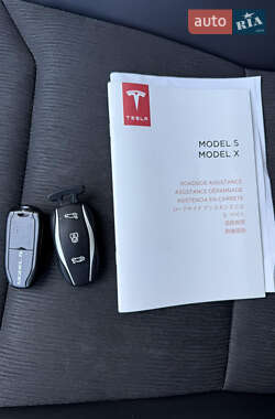 Лифтбек Tesla Model S 2017 в 