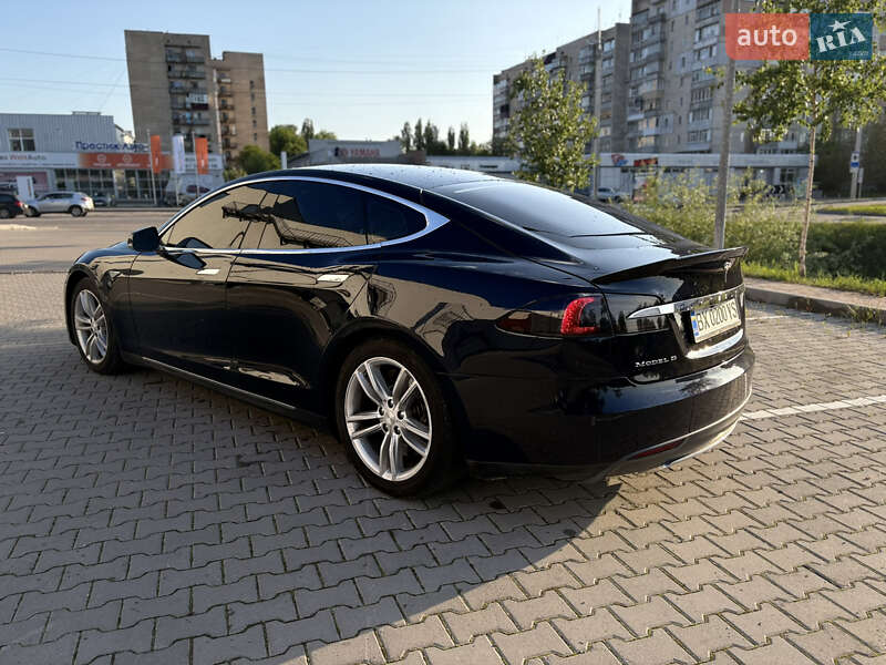 Лифтбек Tesla Model S 2013 в Хмельницком