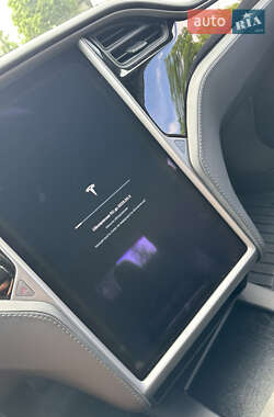 Лифтбек Tesla Model S 2018 в 